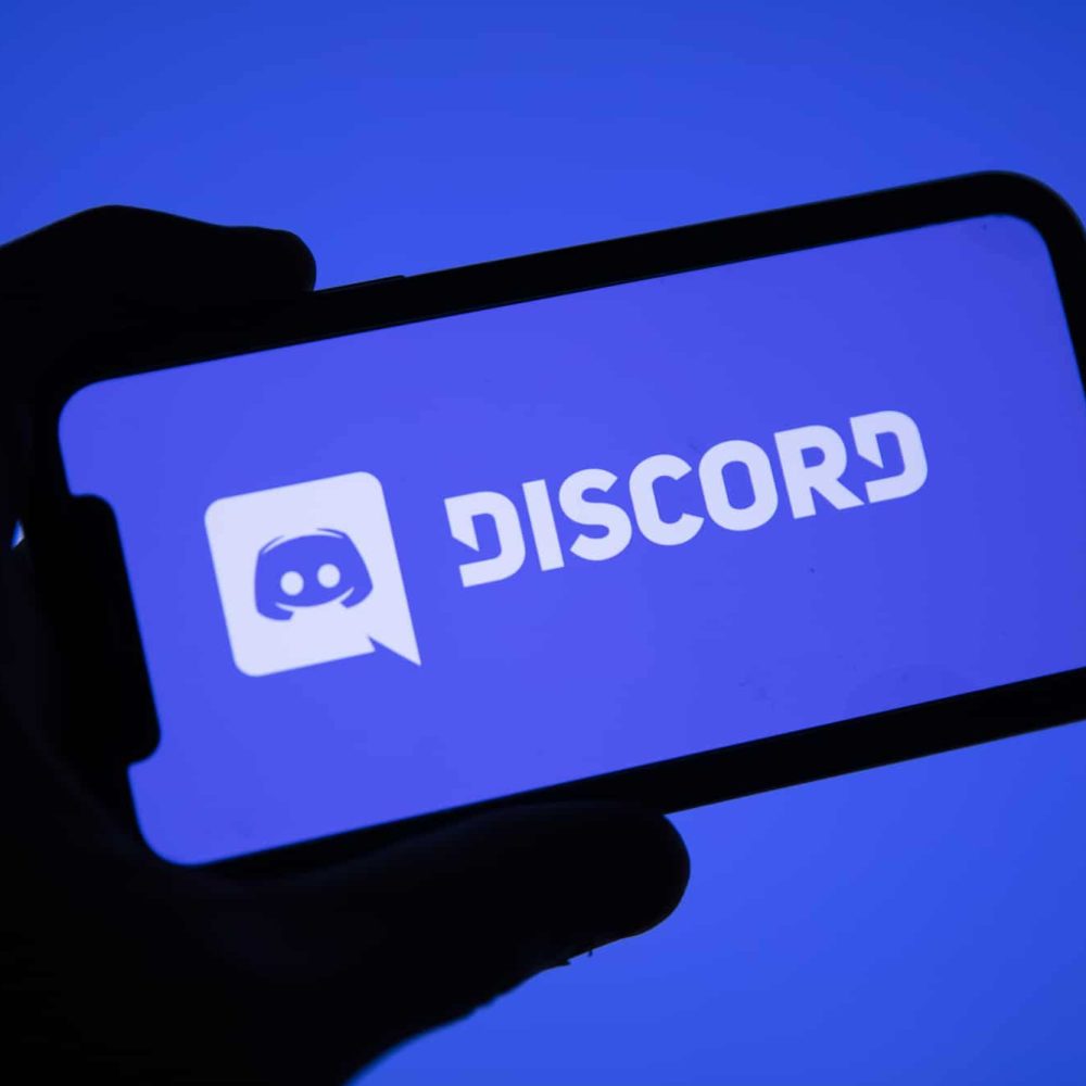 discord community app on cell phone